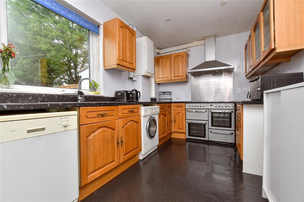 Property photo 3 of 14 Kitchen