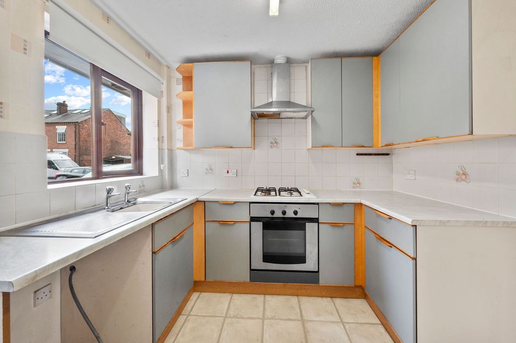 Property photo 3 of 17