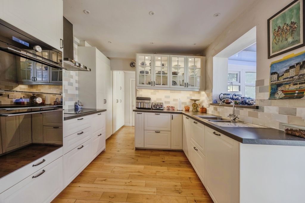 Property photo 2 of 14 Pbox-Img.Jpg