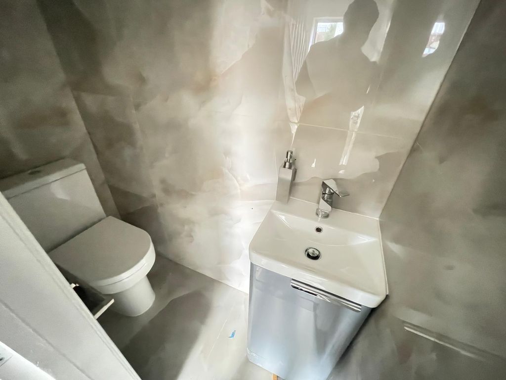 Property photo 3 of 7 Gallery