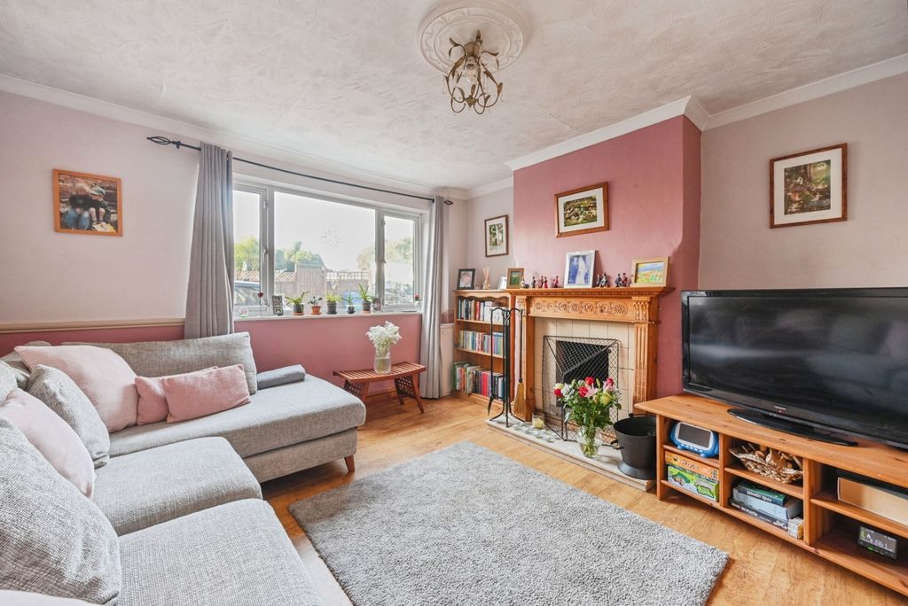 Property photo 3 of 17 Photo