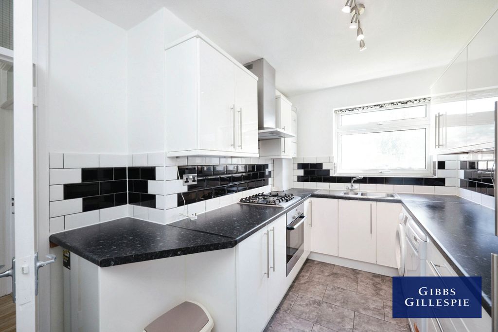 Property photo 2 of 10 2