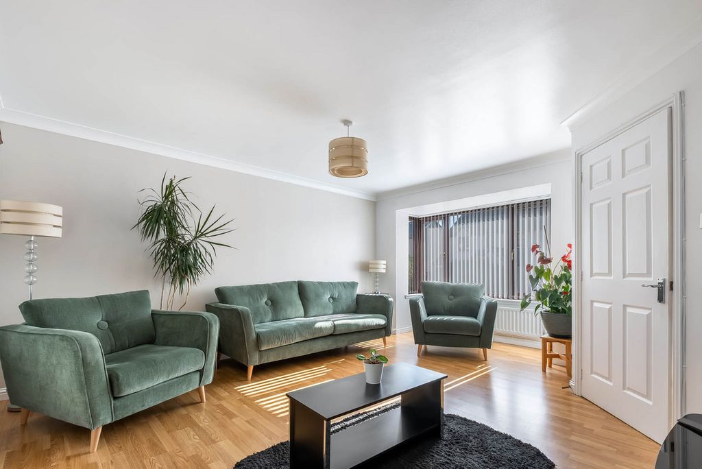 Property photo 2 of 35