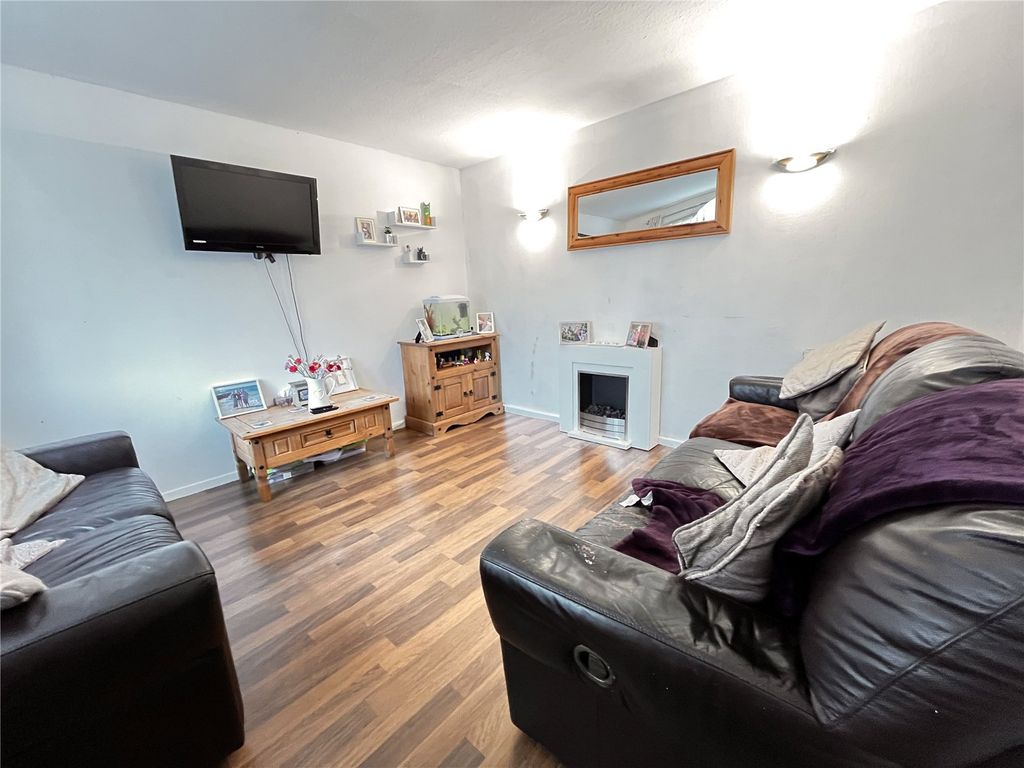 Property photo 2 of 16 Picture No. 03