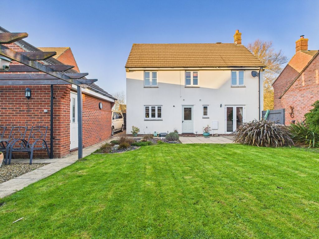 Property photo 2 of 31