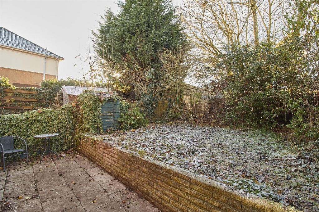 Property photo 3 of 6 Meadows Hk  3.Jpg