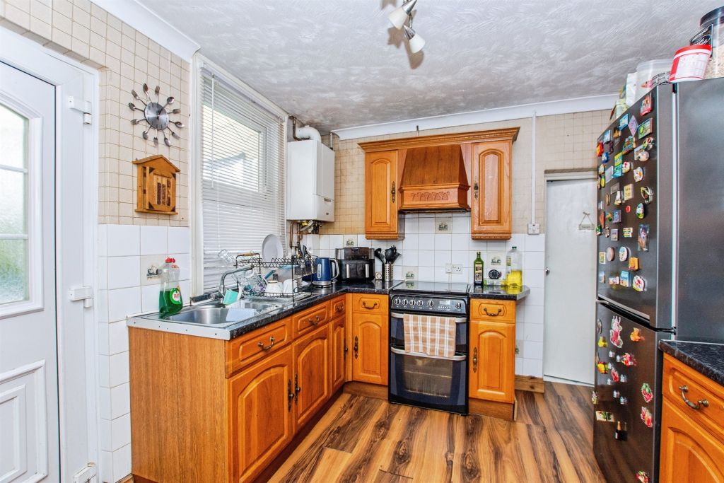 Property photo 2 of 20