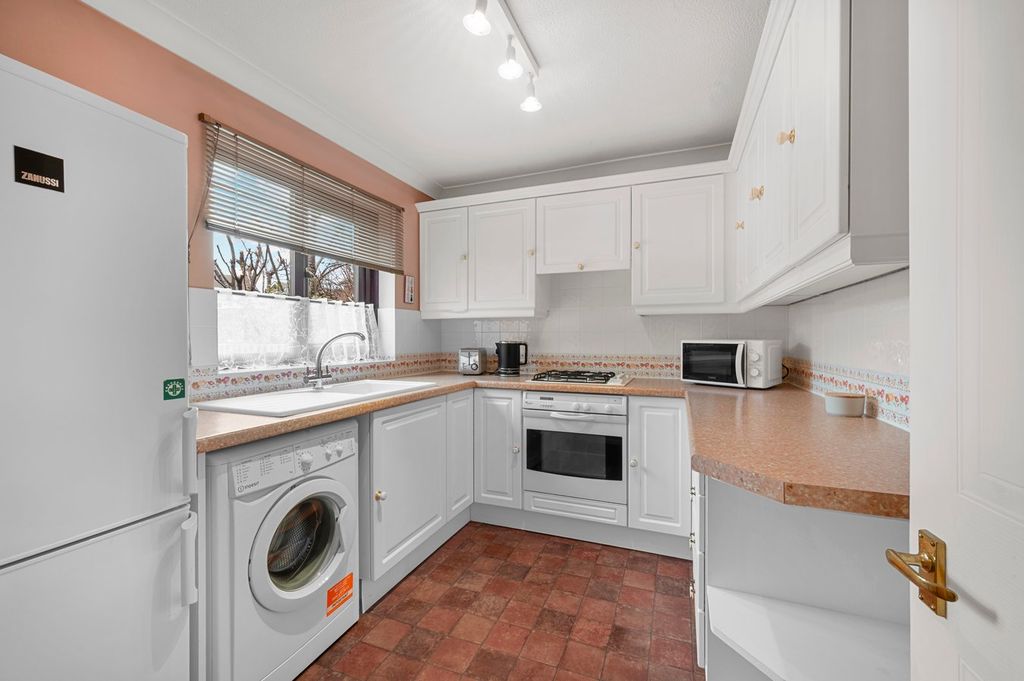 Property photo 2 of 12