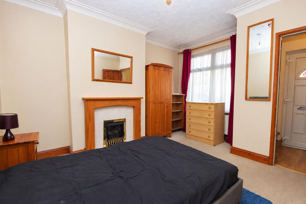 Property photo 2 of 9 1 (2).Png