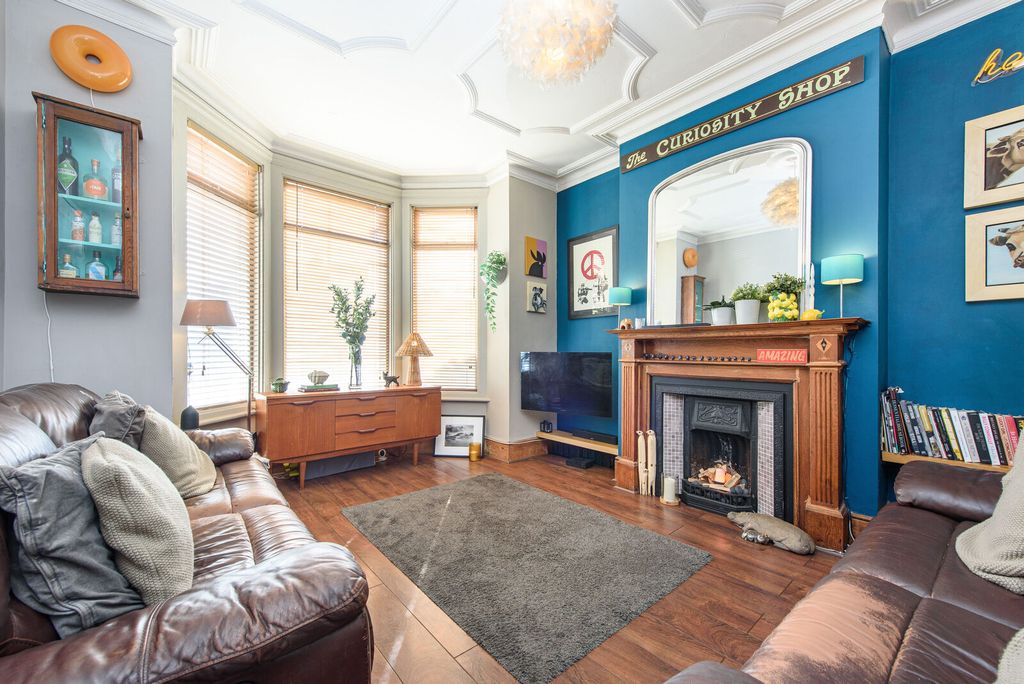 Property photo 1 of 17