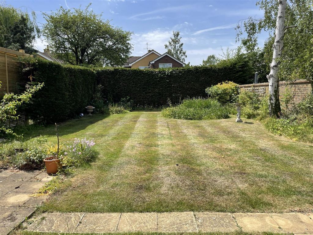 Property photo 2 of 13 Garden 5.Jpg