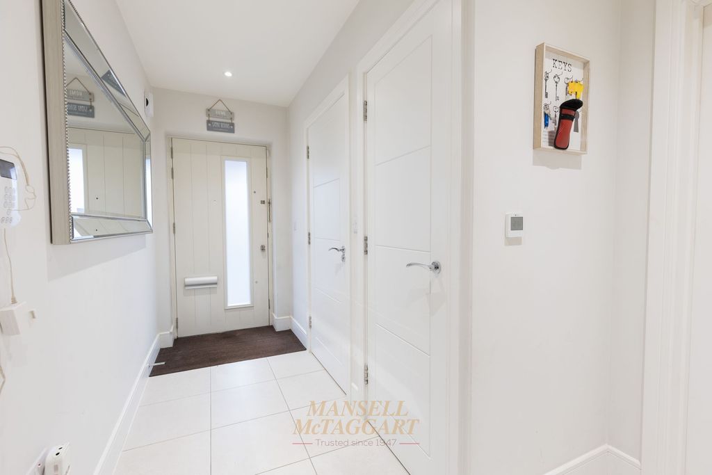 Property photo 3 of 26