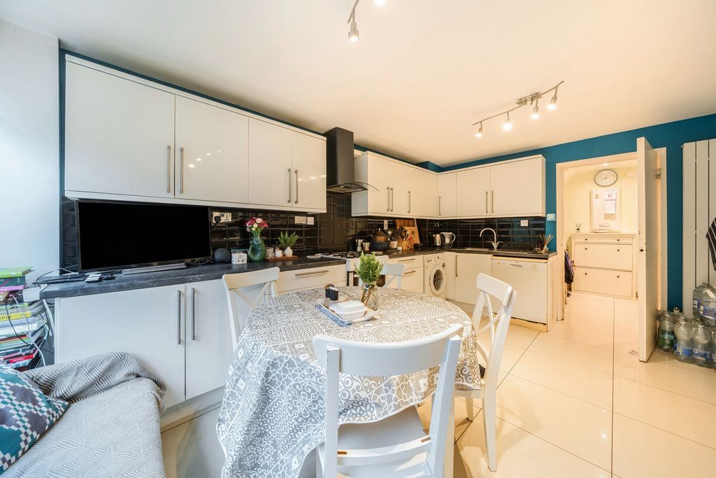 Property photo 3 of 18 1349344-4-68Df901...