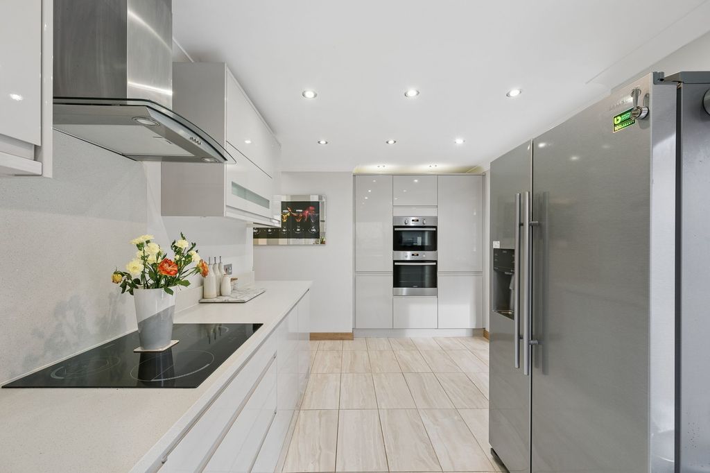 Property photo 2 of 39 Kitchen Area