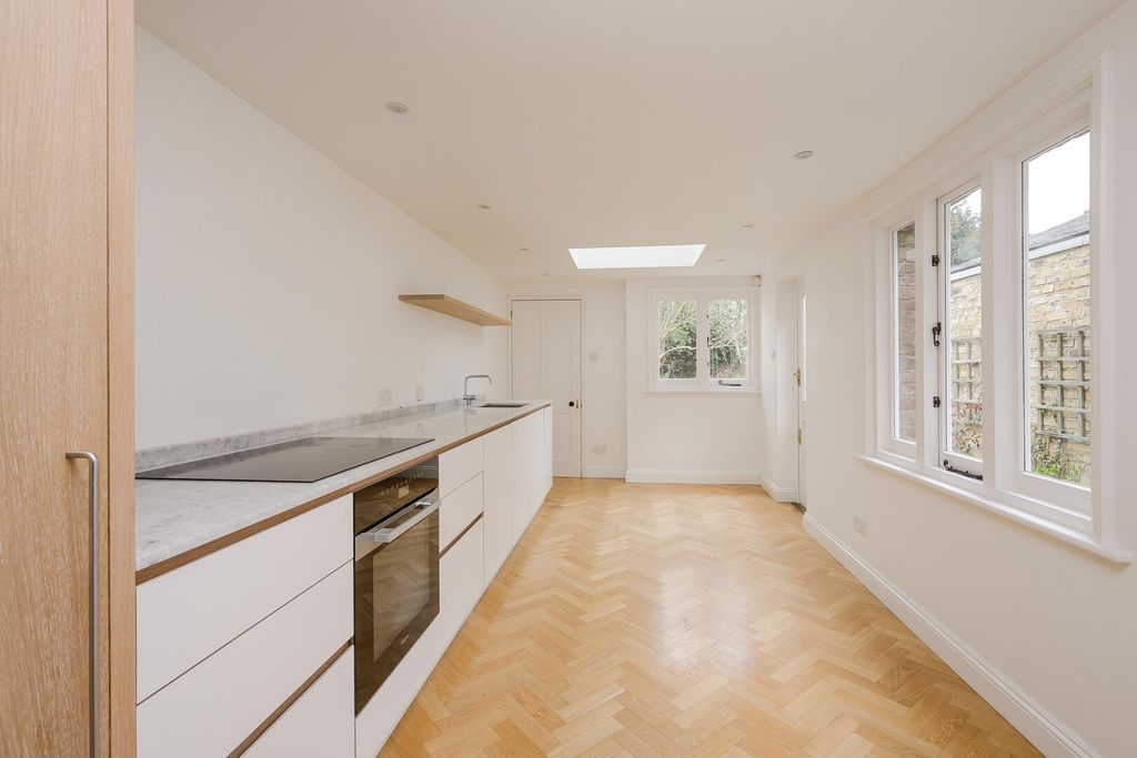 Property photo 2 of 16 Kitchen