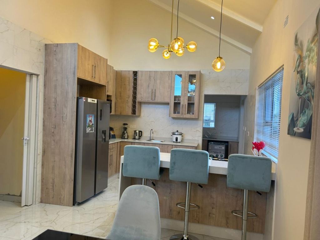 Property photo 2 of 29