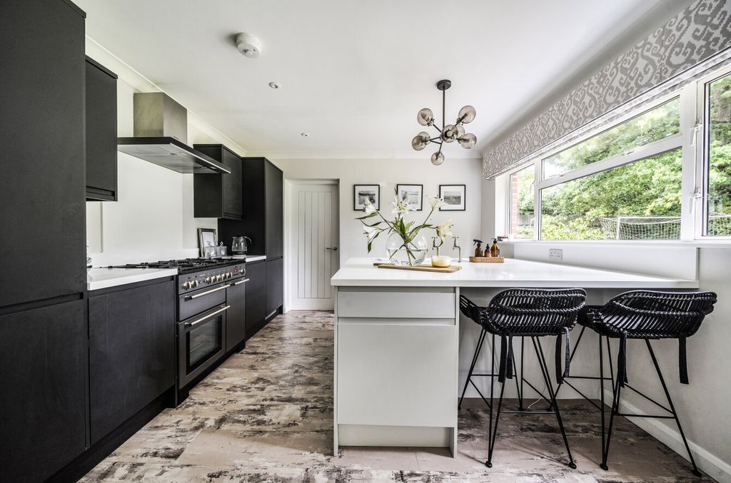 Property photo 2 of 17 1344479-16-68Cbf0...