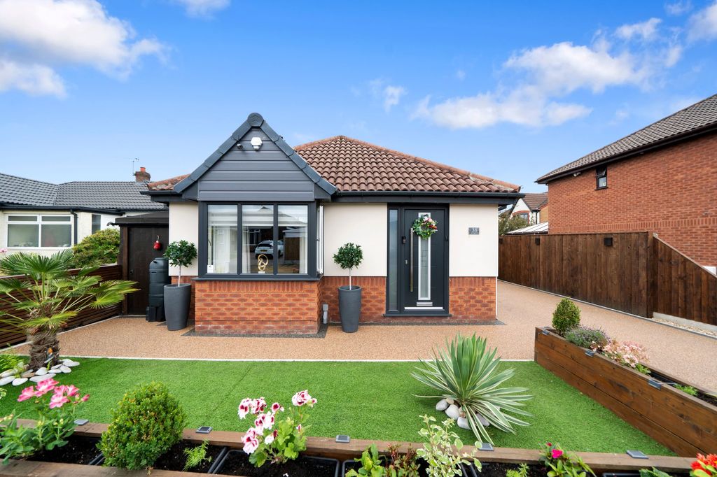 Property photo 1 of 32