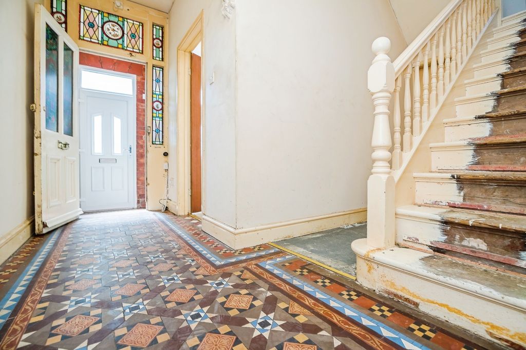 Property photo 2 of 22 Hallway