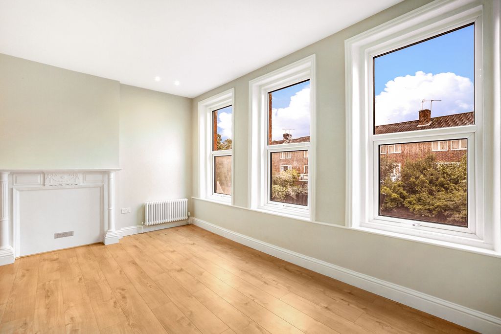 Property photo 1 of 8 Flat 2, 165 St. Marg