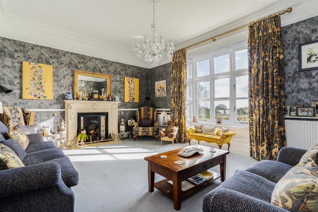 Property photo 3 of 31