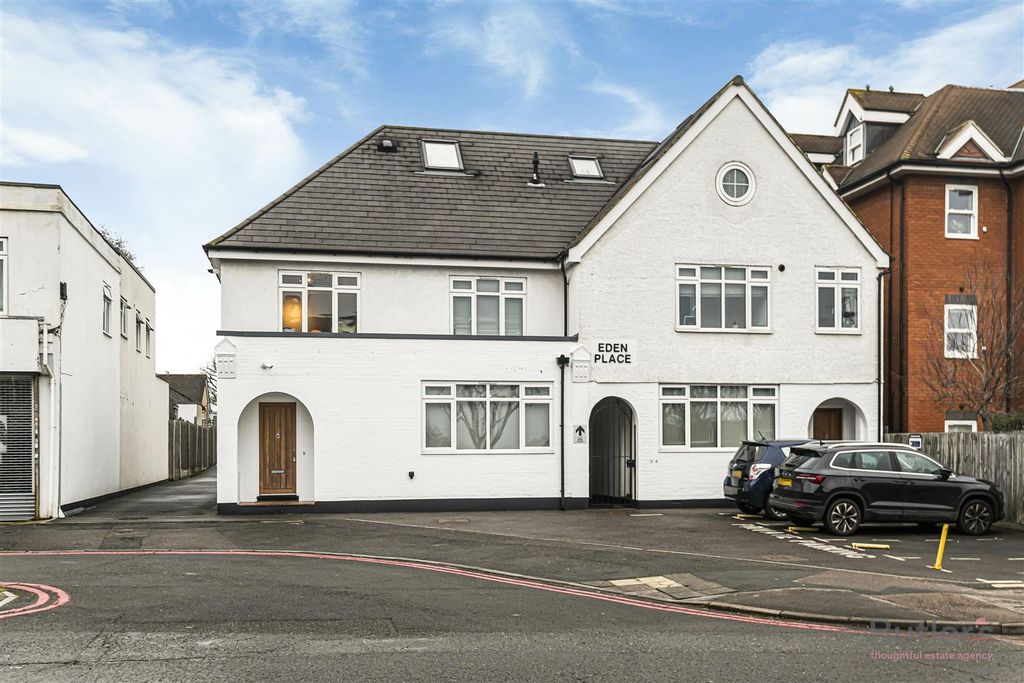 Property photo 1 of 9 10_46722_Watermarked.Jpg