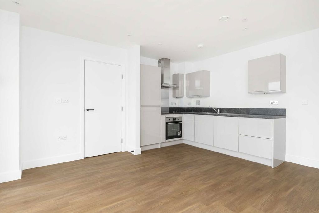 Property photo 2 of 5