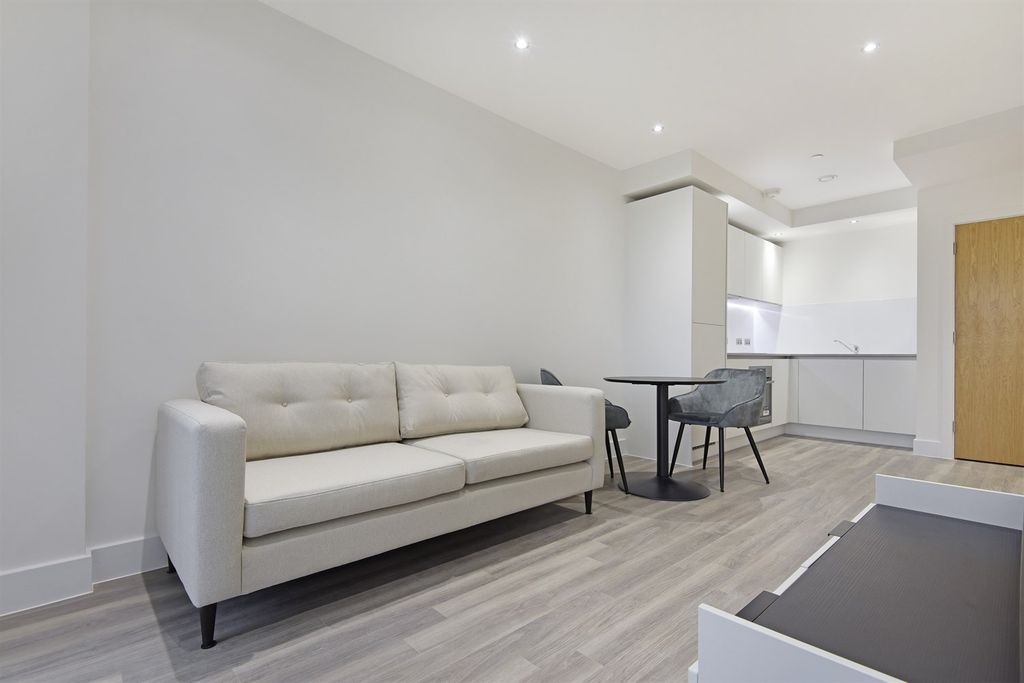 Property photo 1 of 29 (Main)