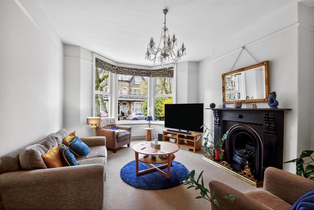 Property photo 2 of 29 Flat1-55Westendave-2.Jpg
