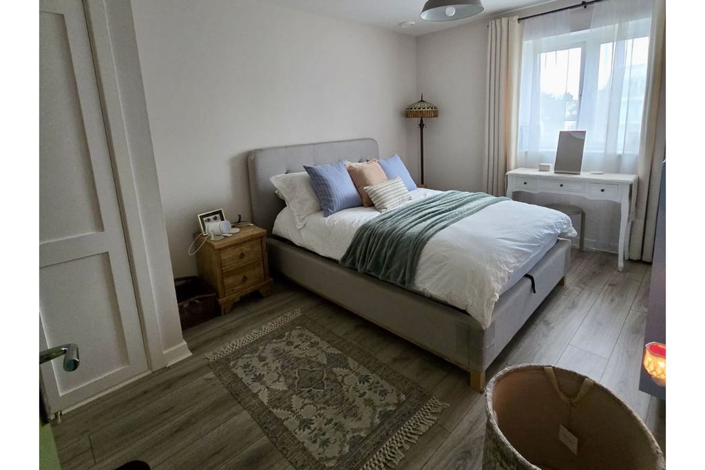Property photo 3 of 11 Master Bedroom