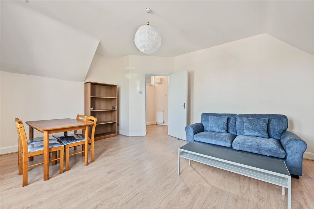 Property photo 2 of 13 Picture No. 32