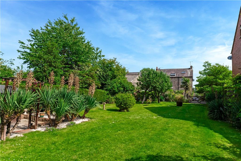 Property photo 2 of 30 Picture No. 36