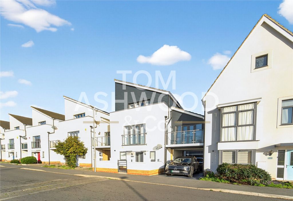 Property photo 1 of 29 Picture No. 21