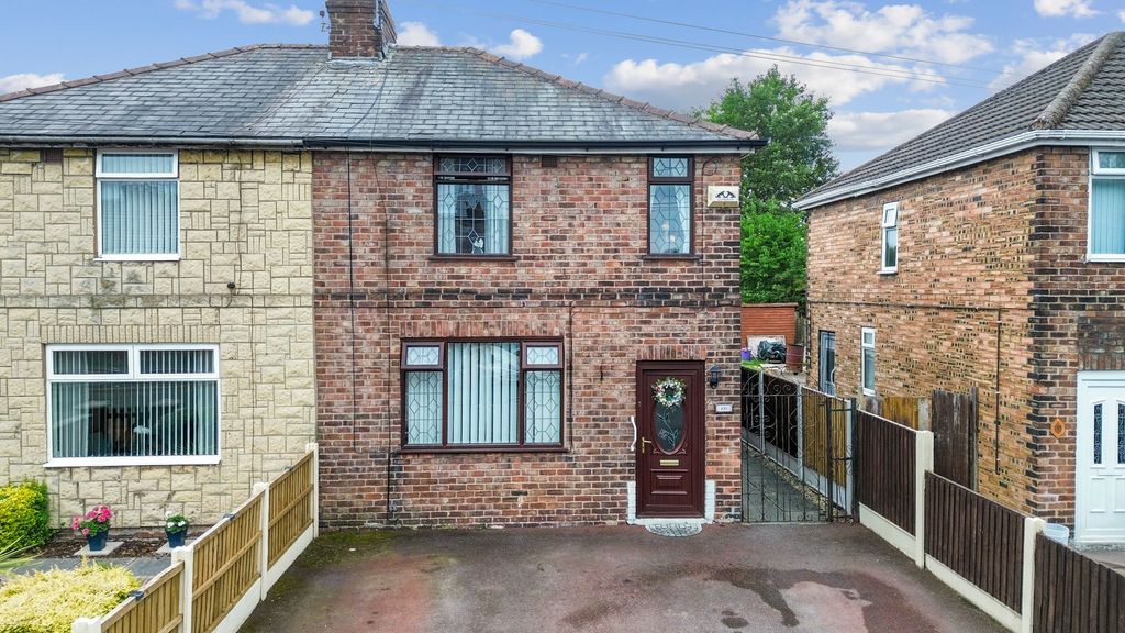 Property photo 1 of 32