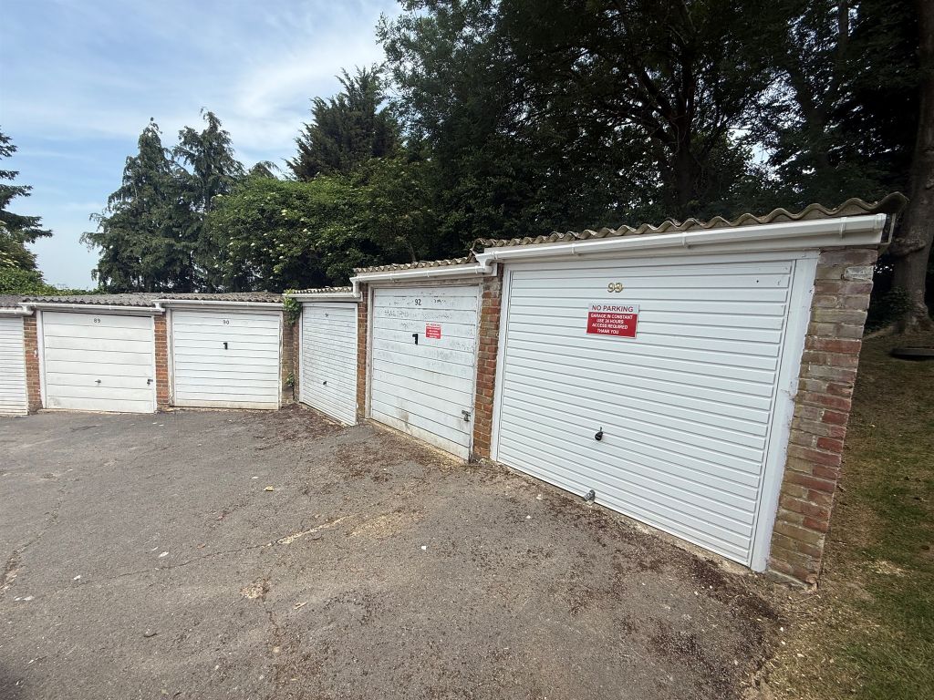 Property photo 3 of 11
