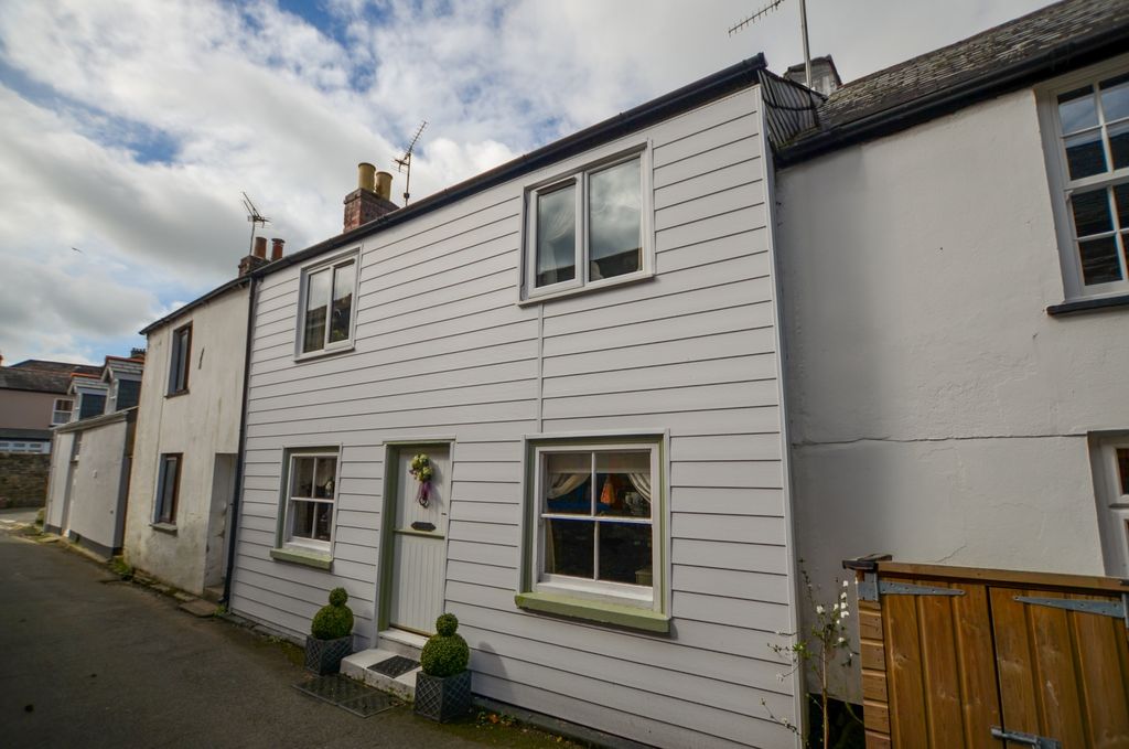 Property photo 1 of 8 To Book A Viewing Call Tps Lostwithiel On 01208 87