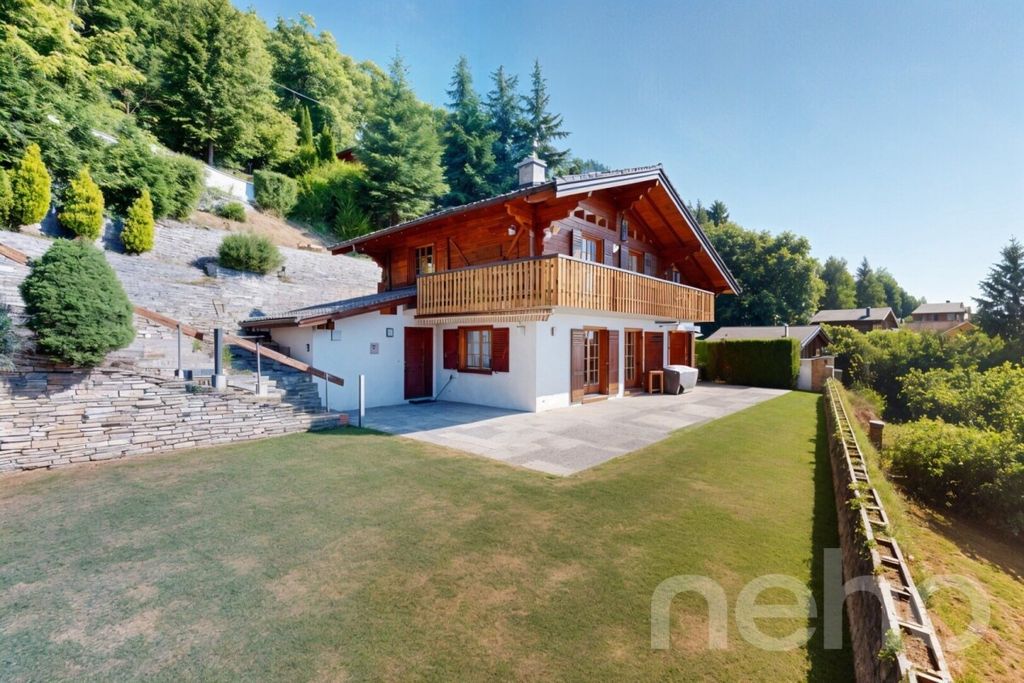 Property photo 3 of 12