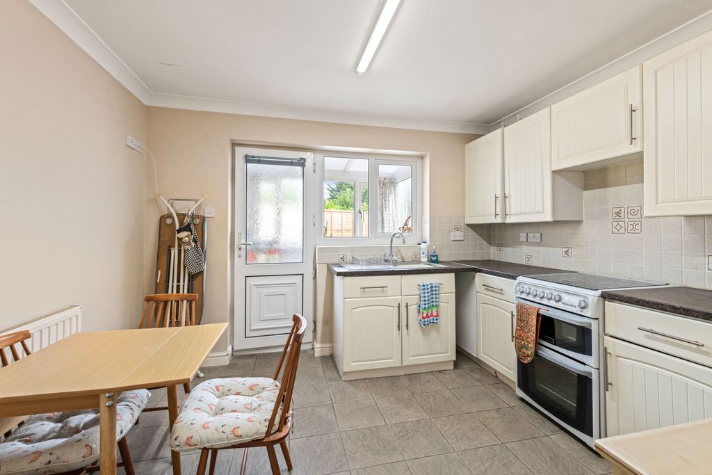 Property photo 3 of 16