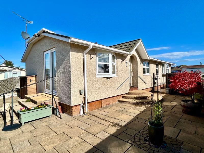 Property photo 1 of 13 Front/Side