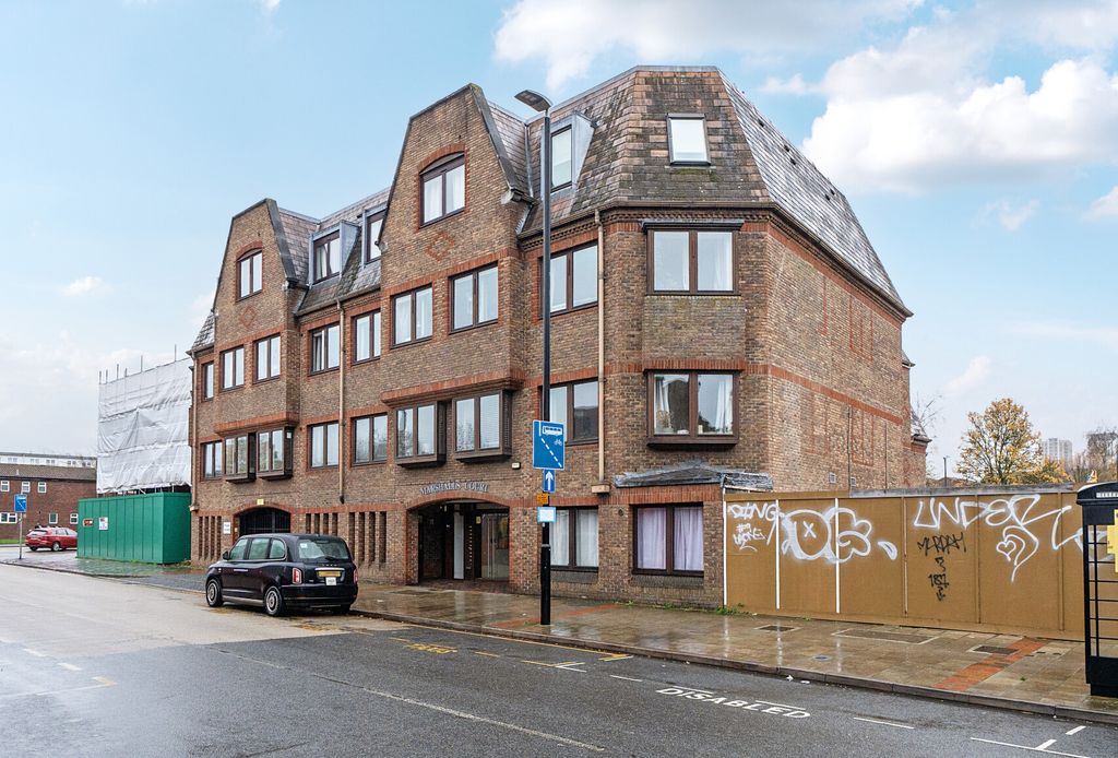 Property photo 2 of 8 1375223-1-692Da9c...