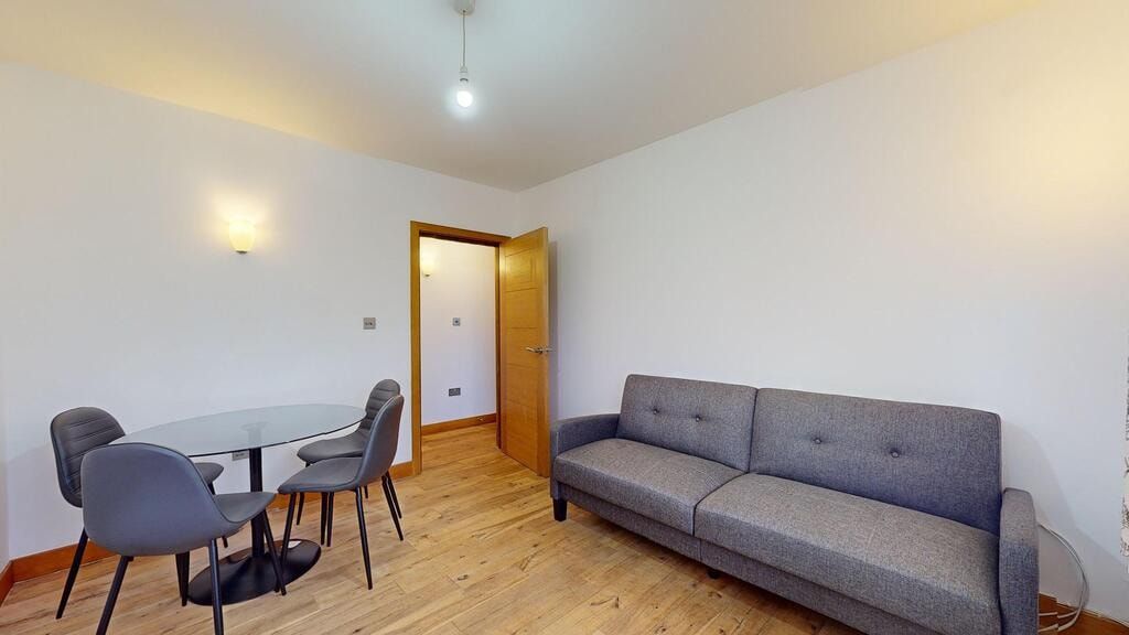 Property photo 3 of 28