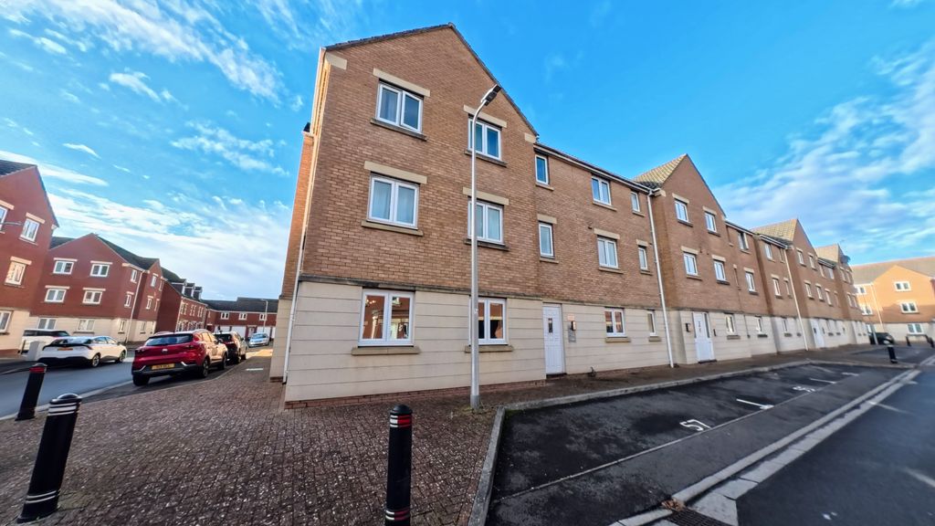 Property photo 1 of 8 External