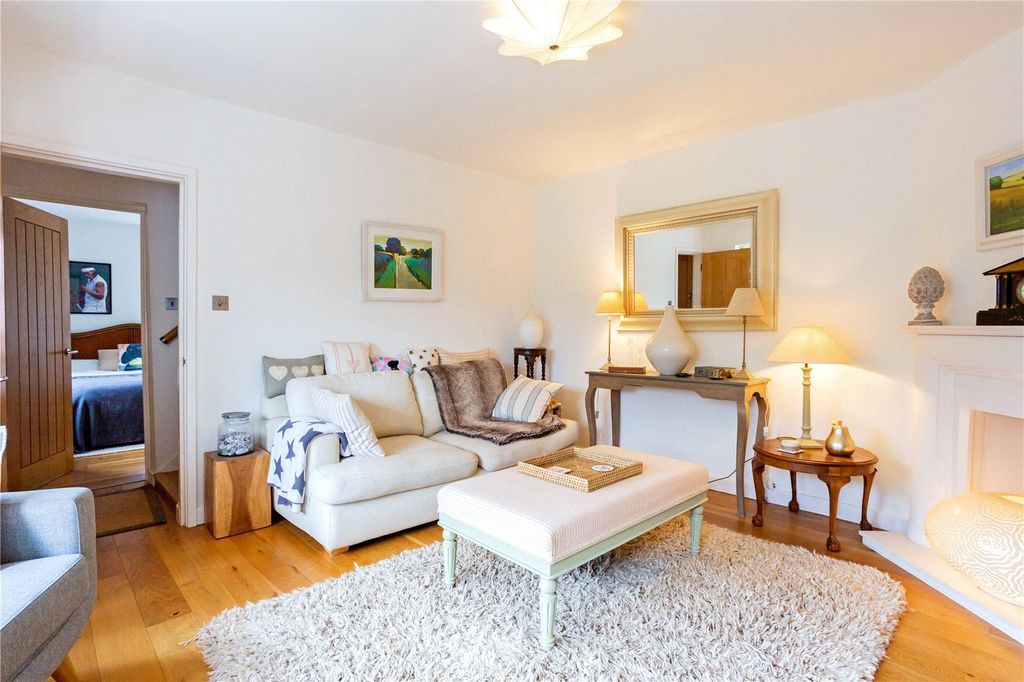 Property photo 3 of 18 Sitting Room