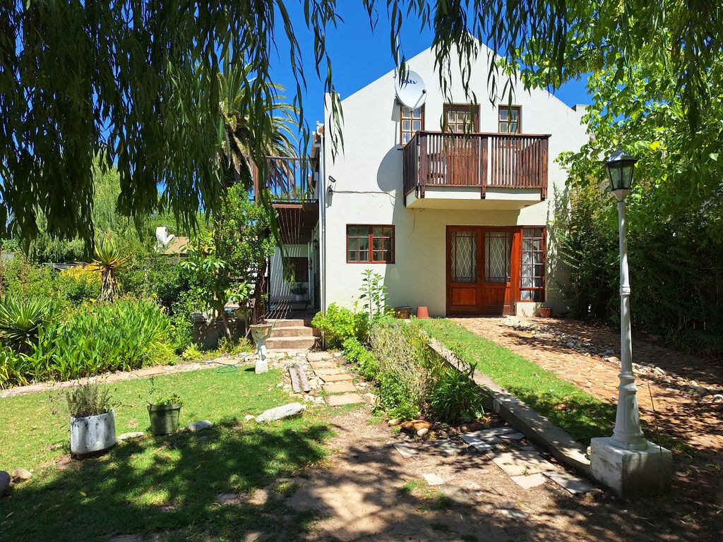 Property photo 2 of 23