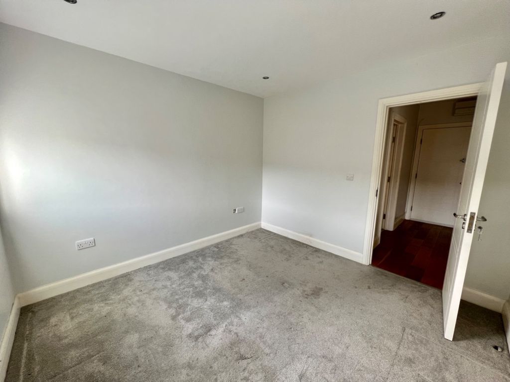 Property photo 3 of 11 2472374