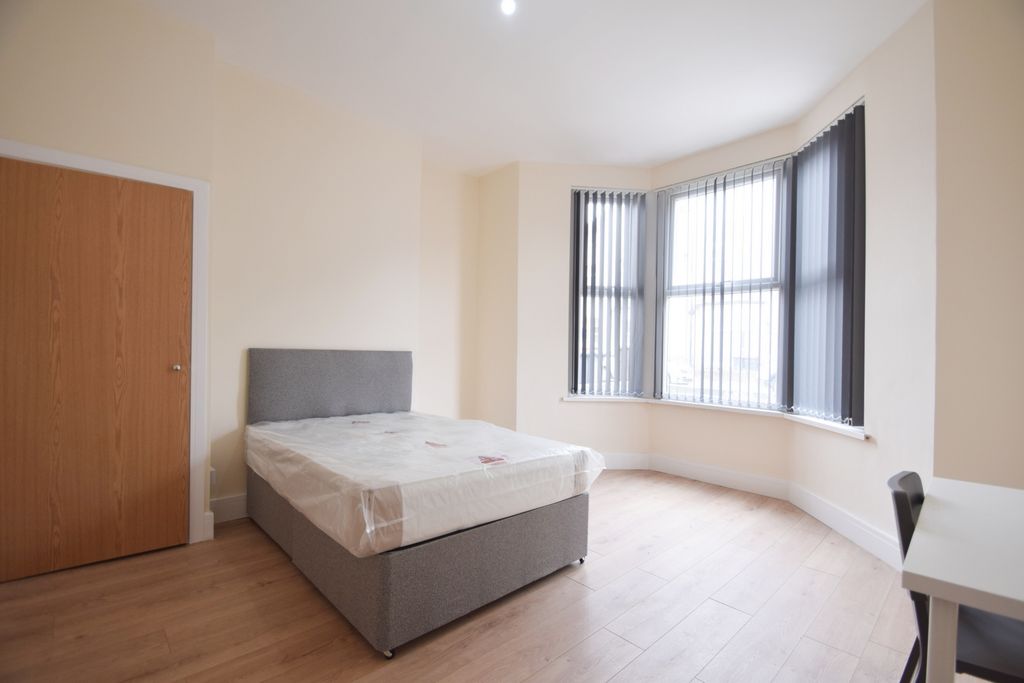 Property photo 3 of 13 Photo 2