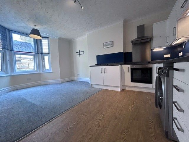 Property photo 1 of 12 28 Northumberland Road Flat 2 Kitchen From Door