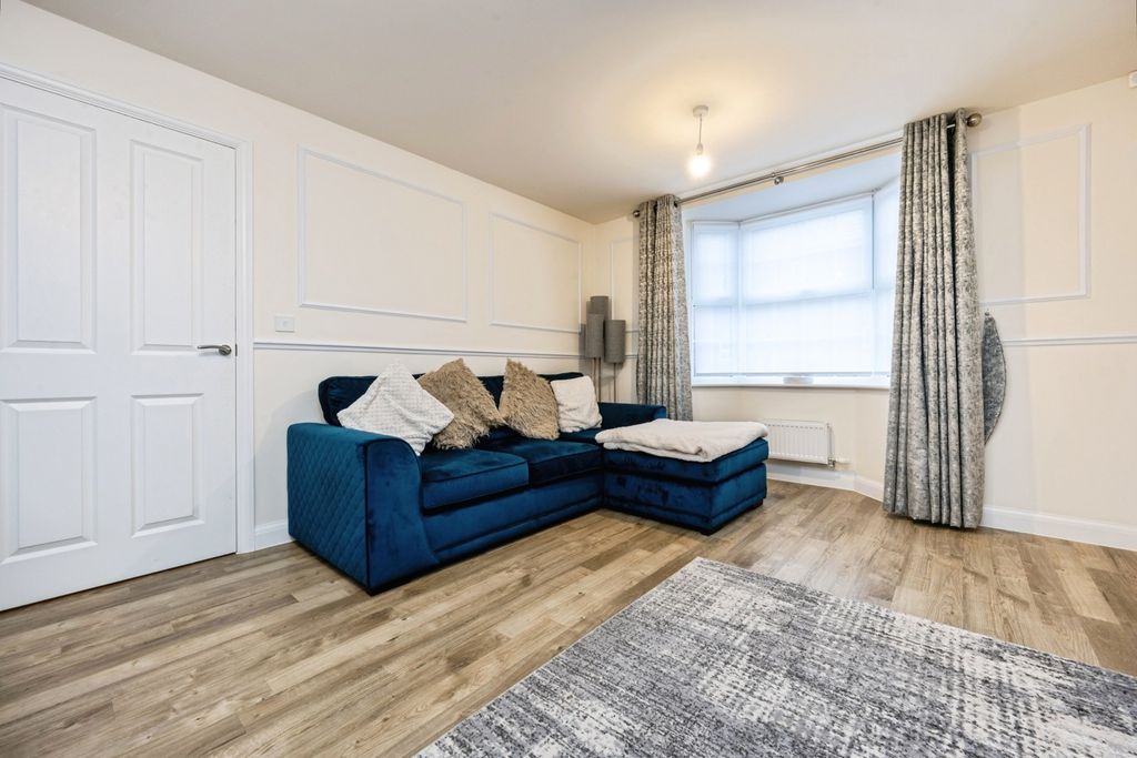 Property photo 3 of 20 Pbox-Img.Jpg