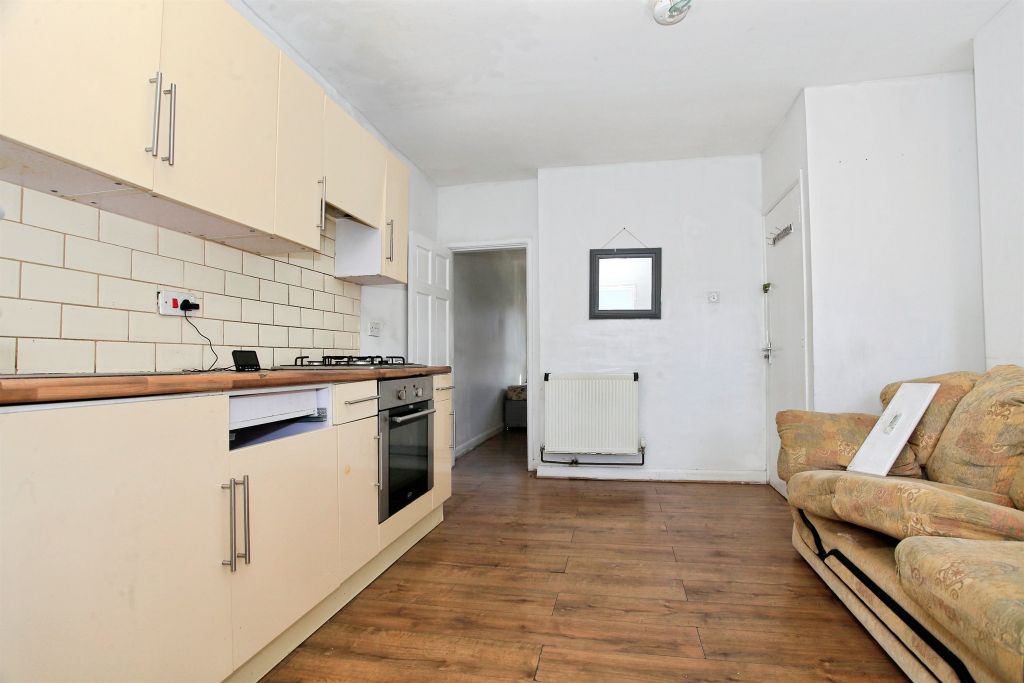 Property photo 3 of 17