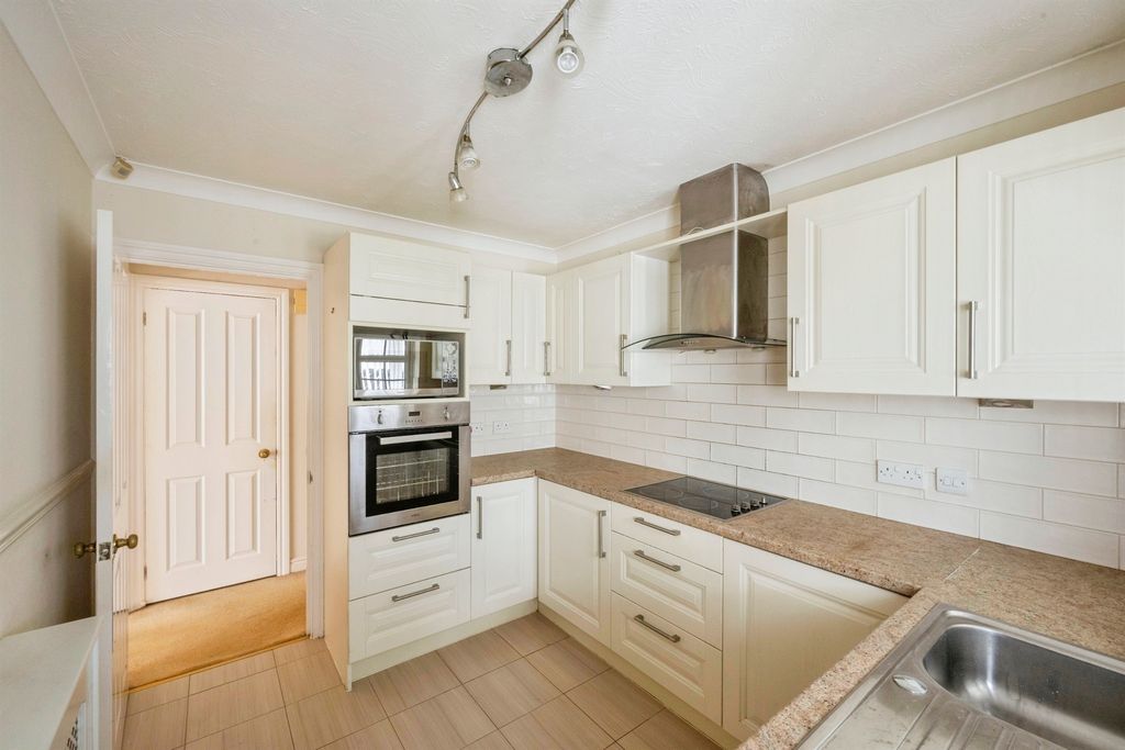 Property photo 2 of 14
